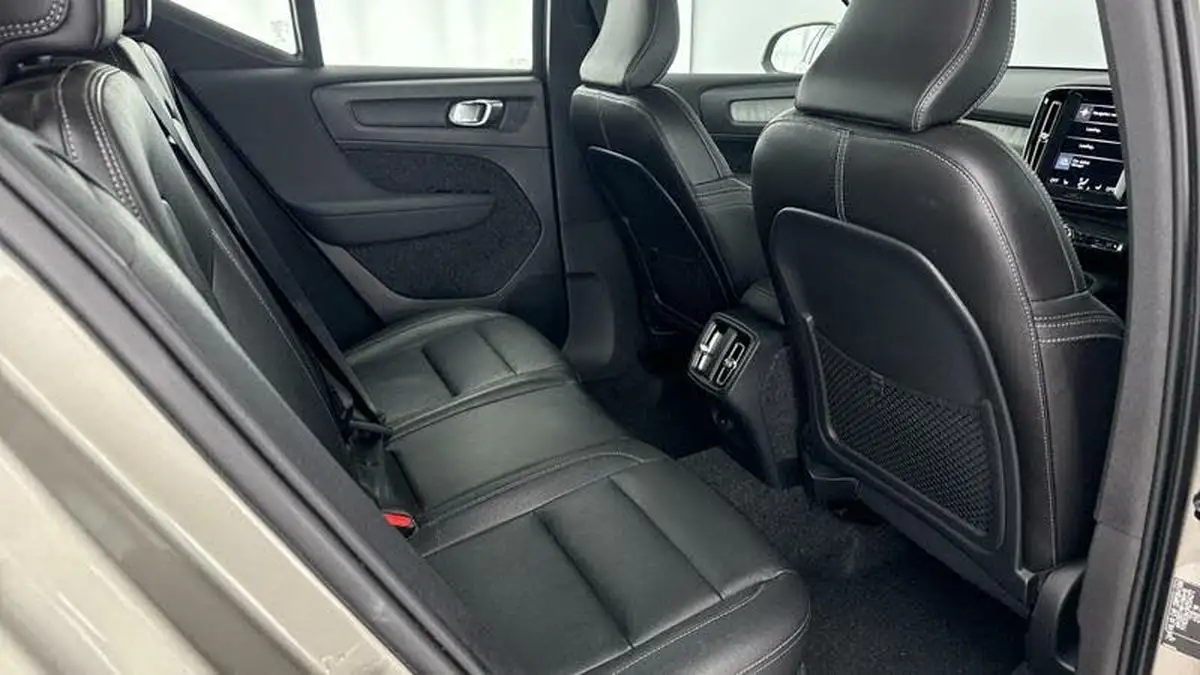 2021-volvo-xc40-20-b4-inscription-pro-194bhp-auto-big-16