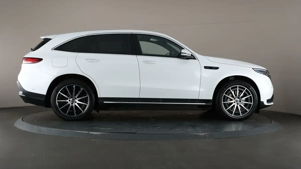 2022-mercedes-benz-eqc-e-eqc-400-amg-line-big-54
