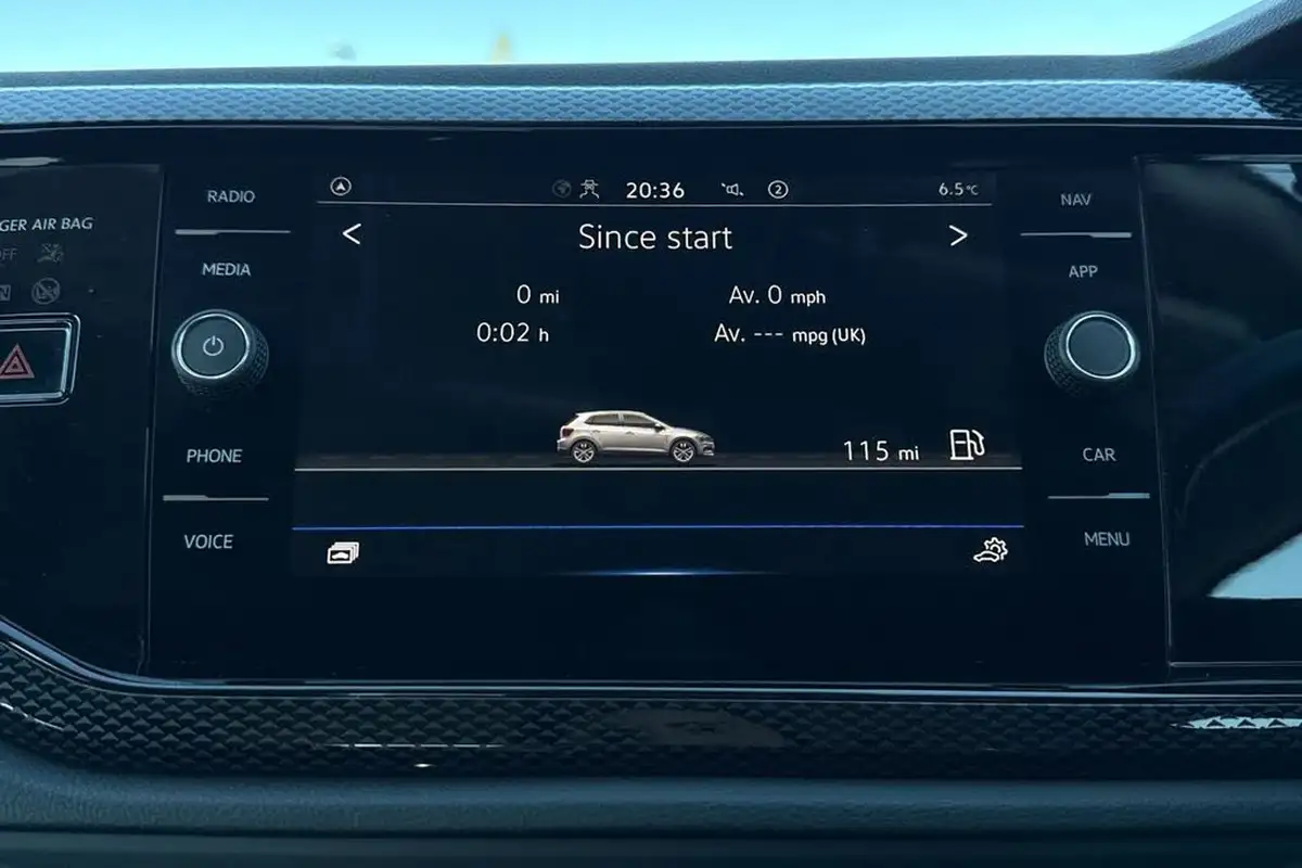 2022-volkswagen-polo-10-tsi-life-big-37