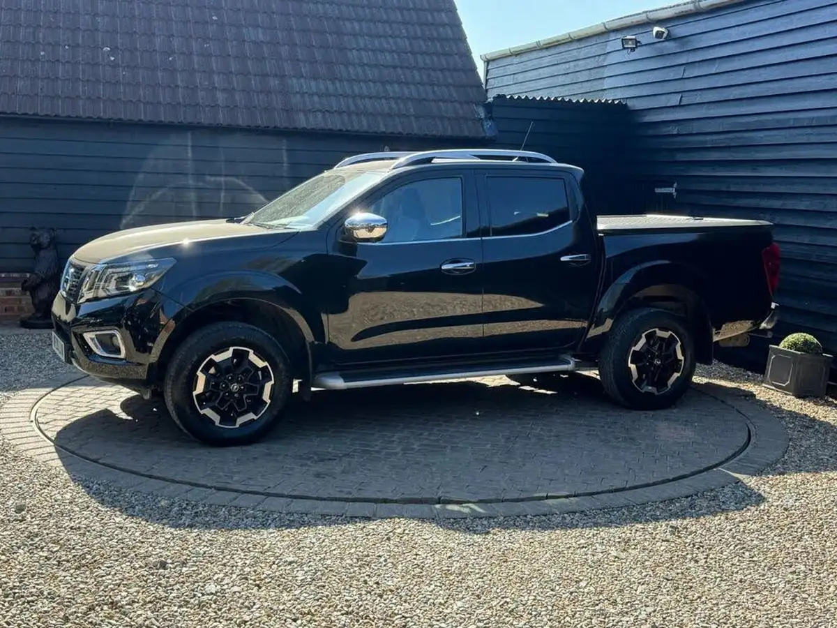 2020-nissan-navara-23dci-tt-tekna-8-navileather-auto-big-21