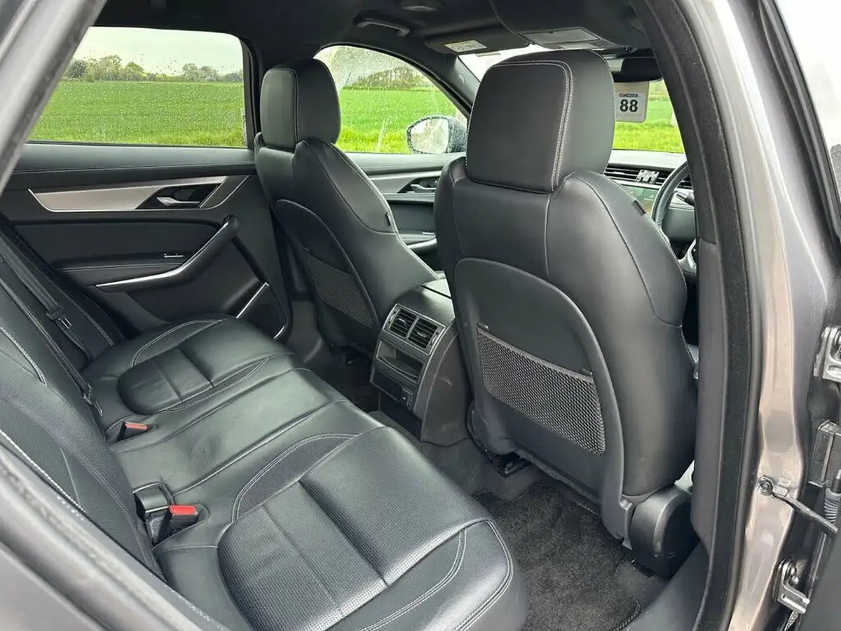 2022-jaguar-f-pace-20-d200-r-dynamic-se-big-8