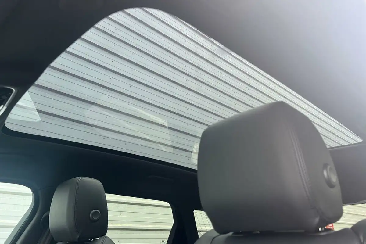 2024-land-rover-range-rover-velar-20-d200-dynamic-se-big-5