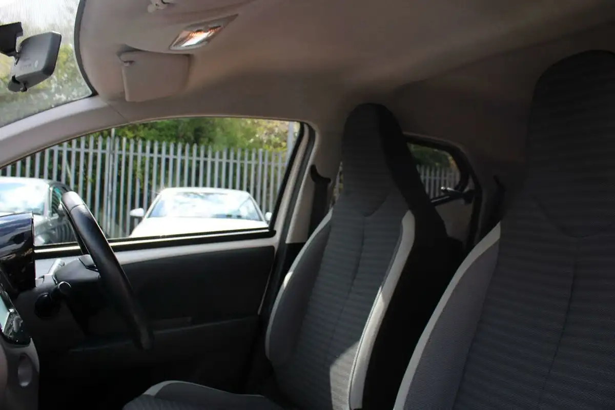 2019-toyota-aygo-10-vvt-i-x-trend-big-13