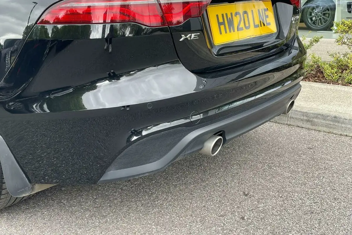 2020-jaguar-xe-20i-s-big-23