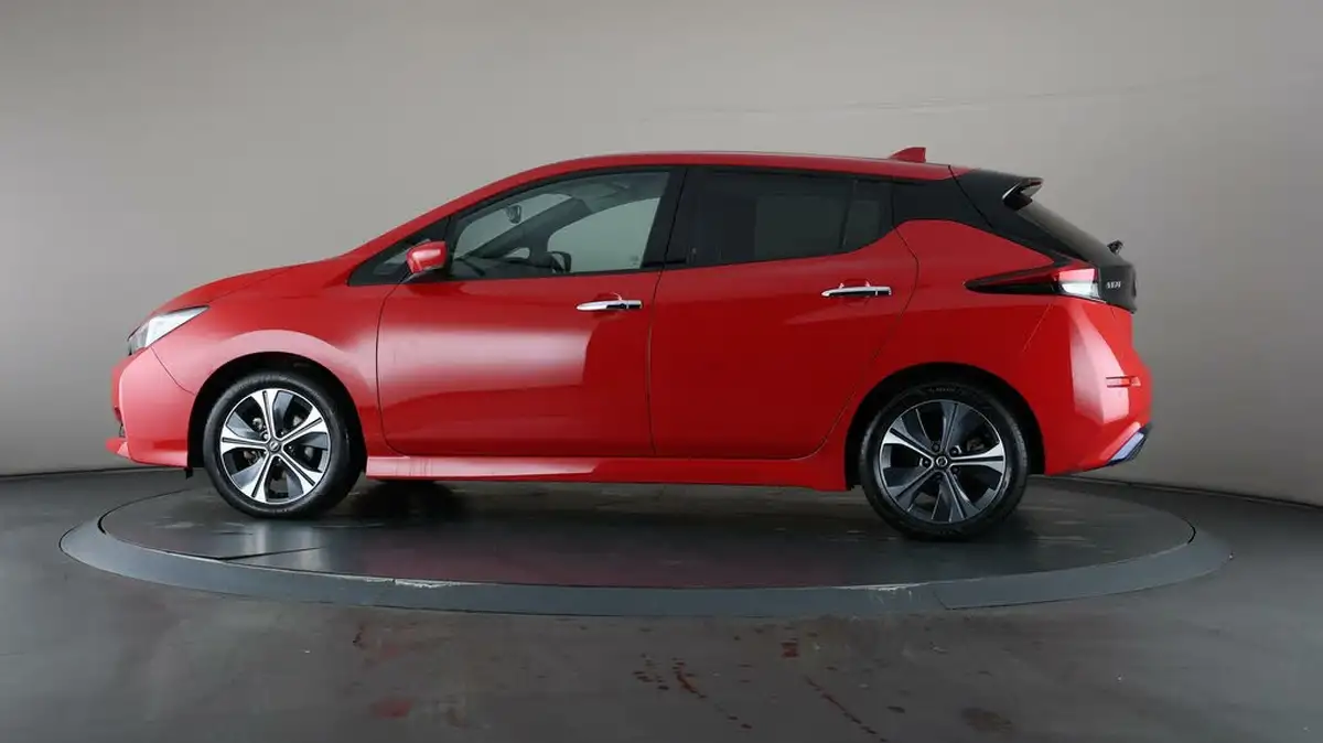 2022-nissan-leaf-e-tekna-big-27