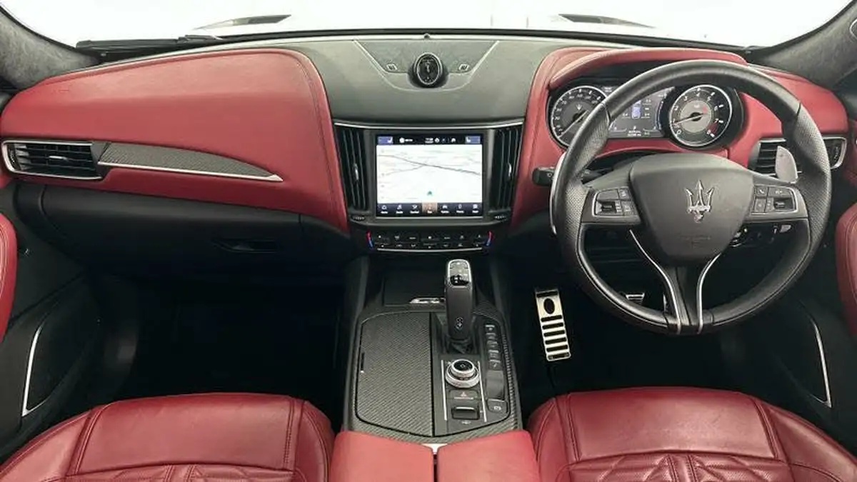 2022-maserati-levante-38-trofeo-big-4
