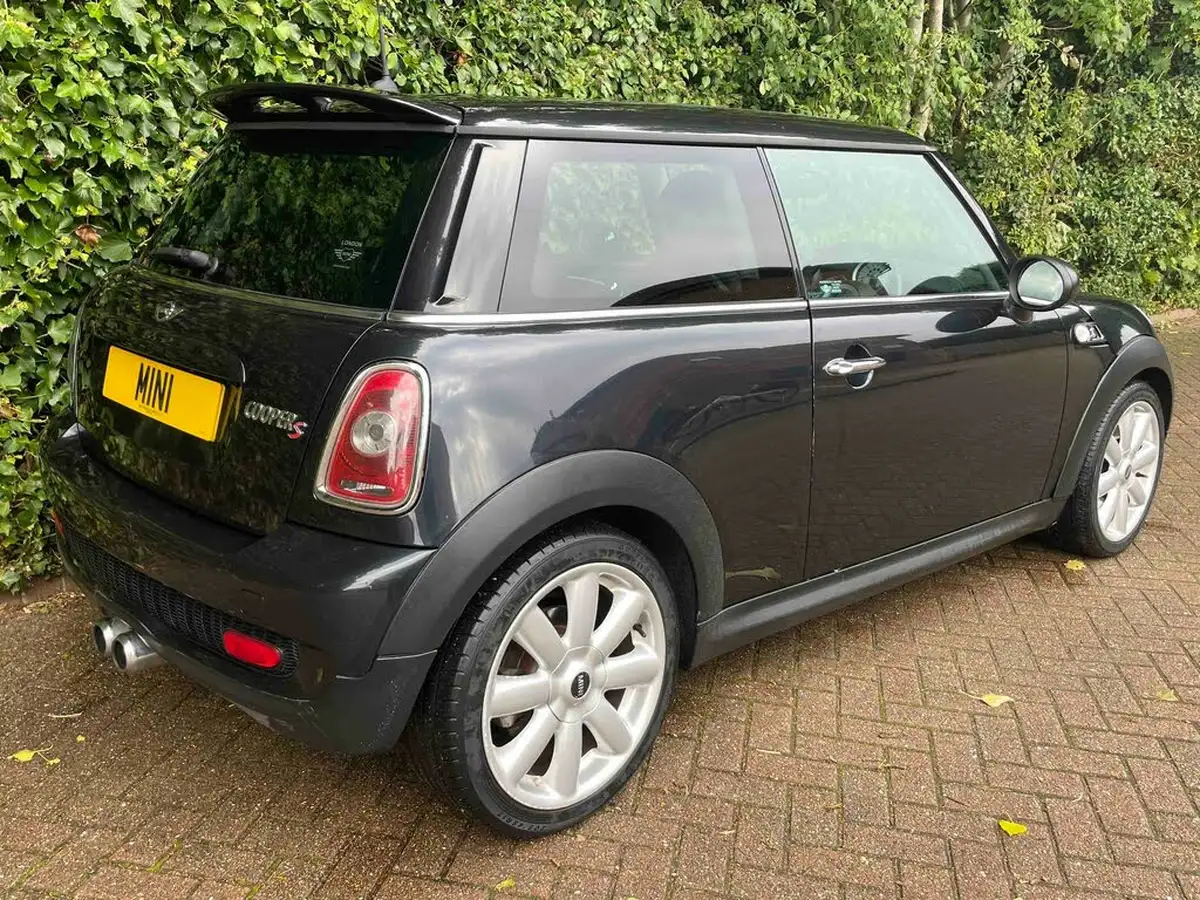 2007-mini-cooper-16-cooper-s-175bhp-hatchback-3d-big-1