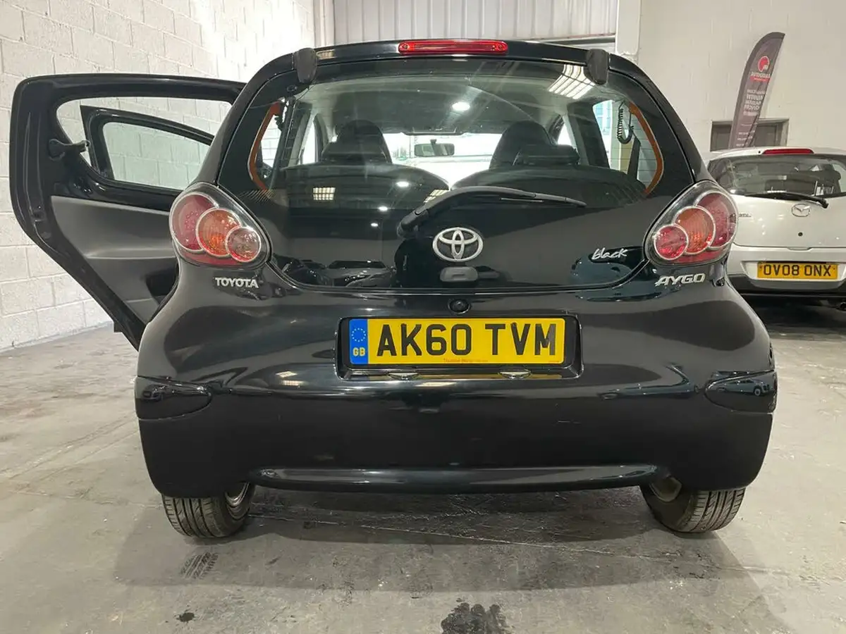 2010-toyota-aygo-10-aygo-black-ac-5d-big-3