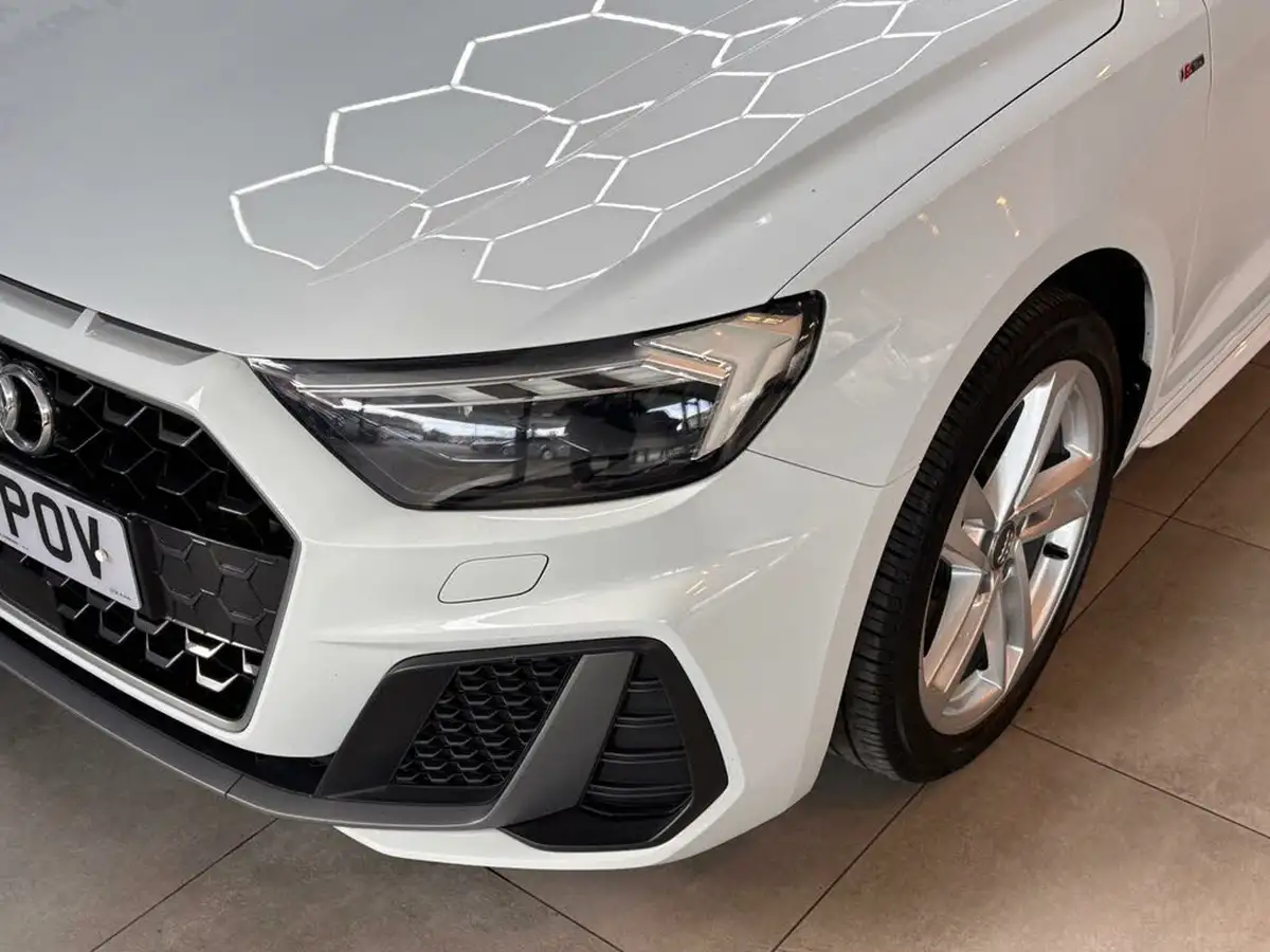 2019-audi-a1-10-30-tfsi-s-line-tronic-big-1