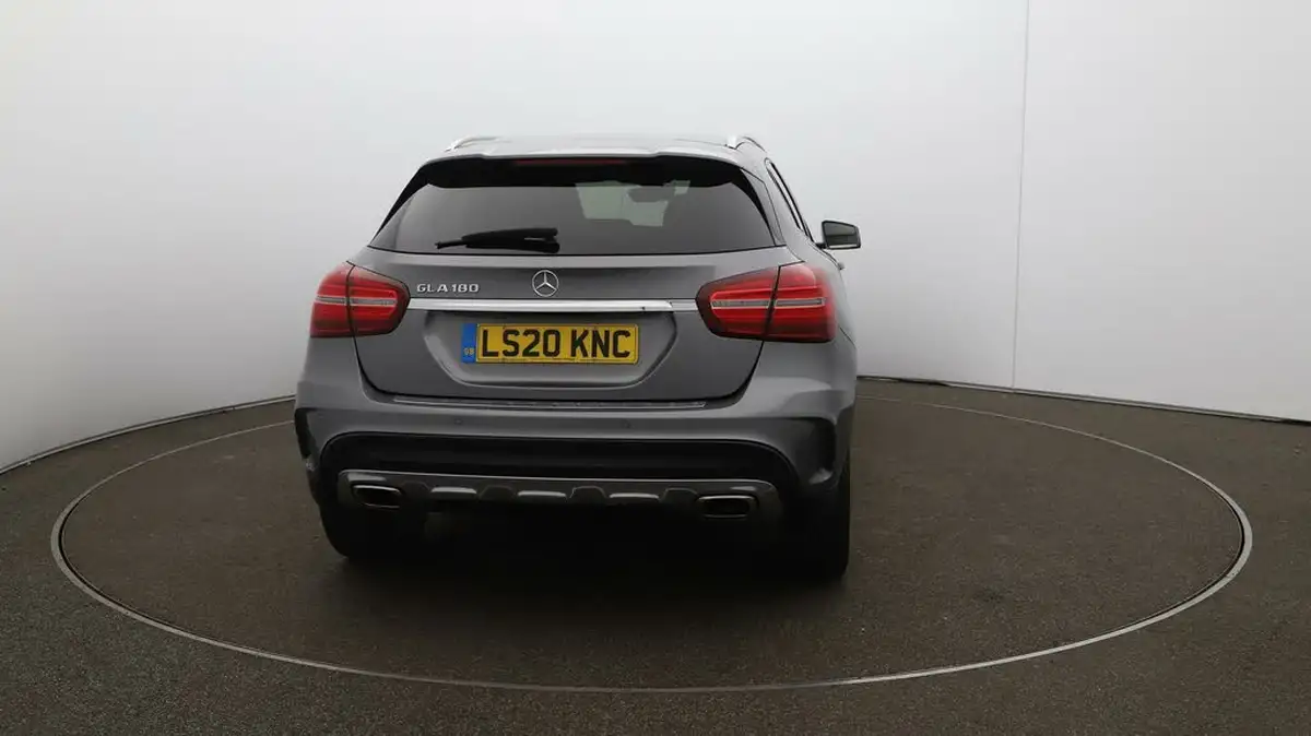 2020-mercedes-benz-gla-class-16-gla-180-amg-line-edition-7g-dct-big-6