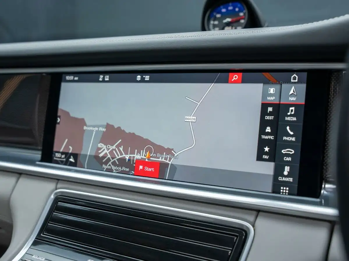 2018-porsche-panamera-40-v8-turbo-hatchback-big-13