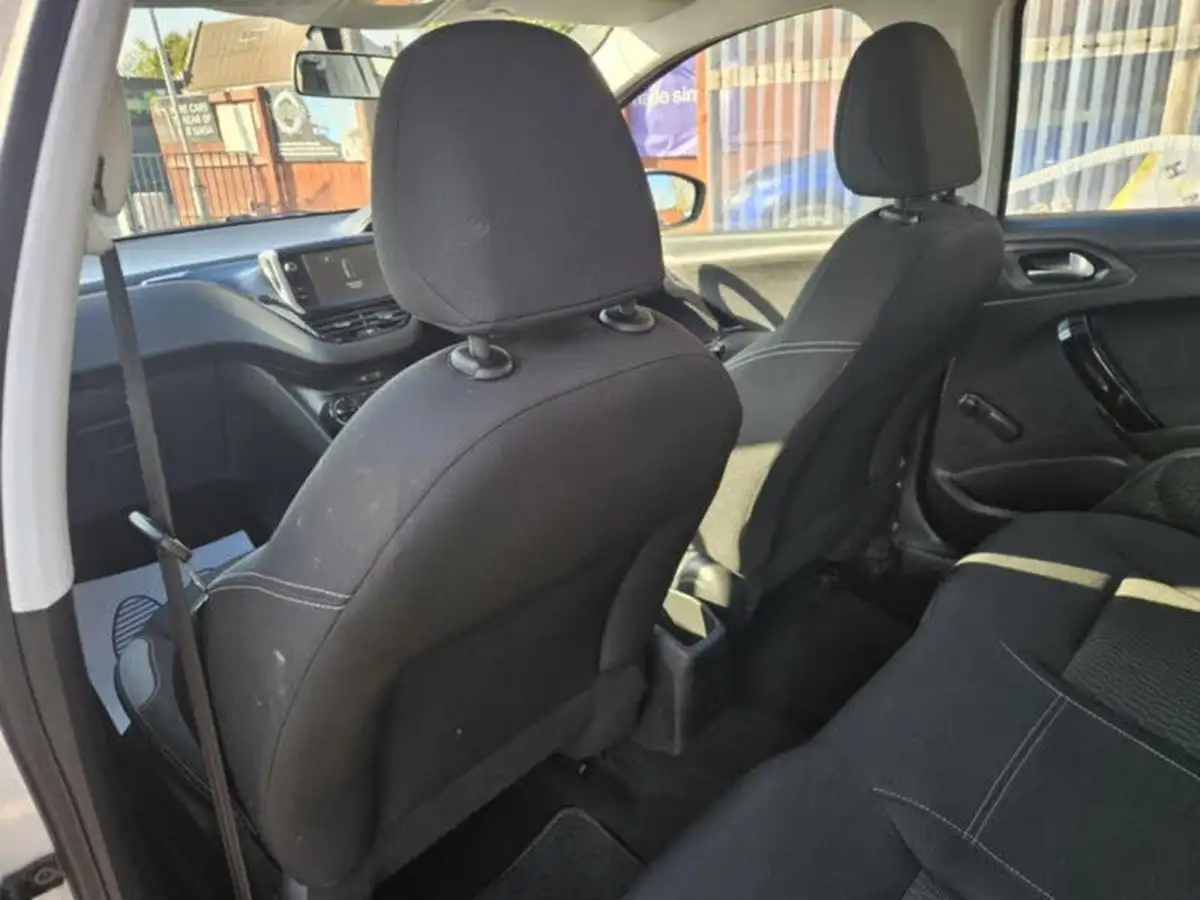 2016-peugeot-208-12-puretech-active-82bhp-5d-big-20