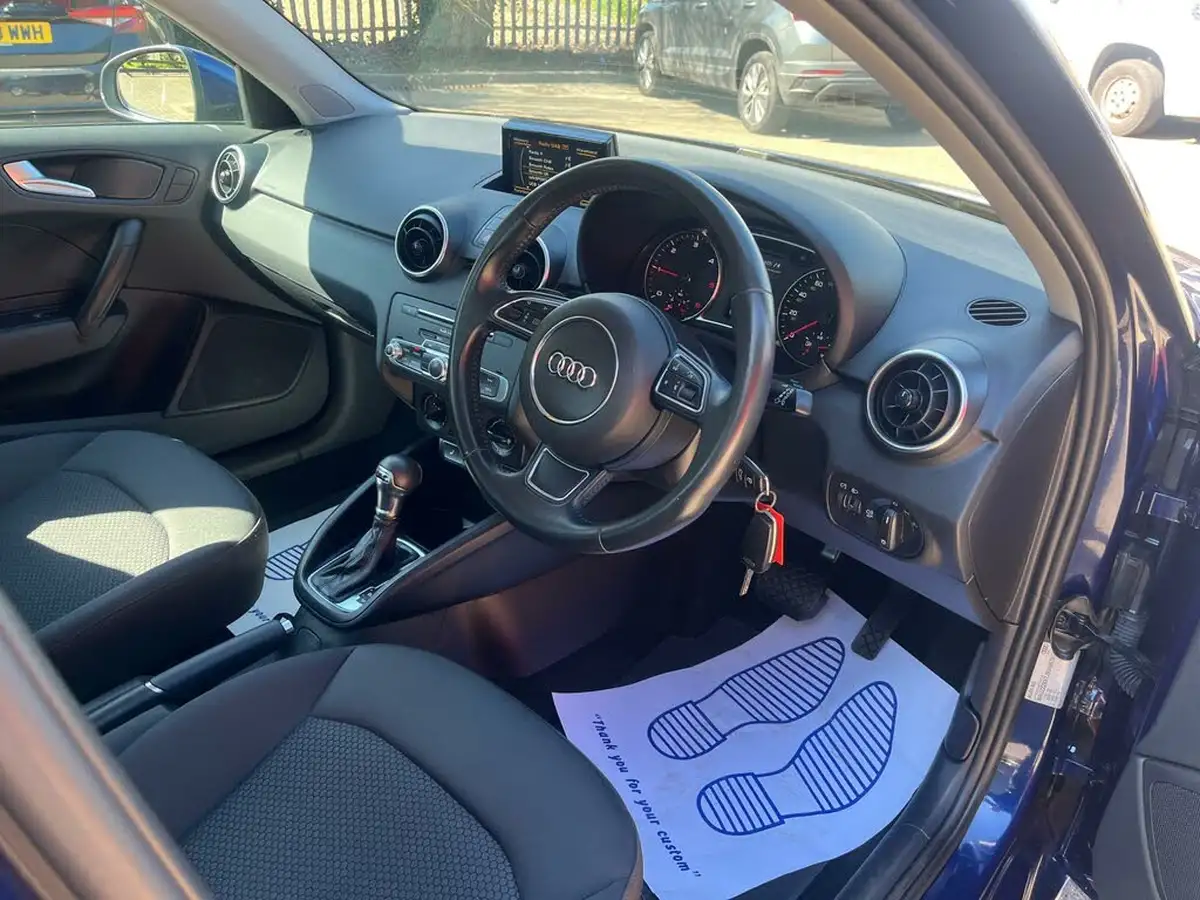 2017-audi-a1-16tdi-se-sportback-5d-s-tronic-big-17