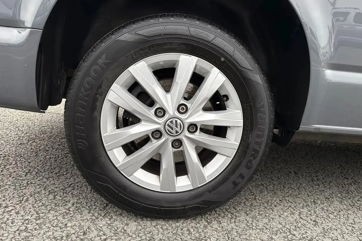 2024-volkswagen-transporter-big-11
