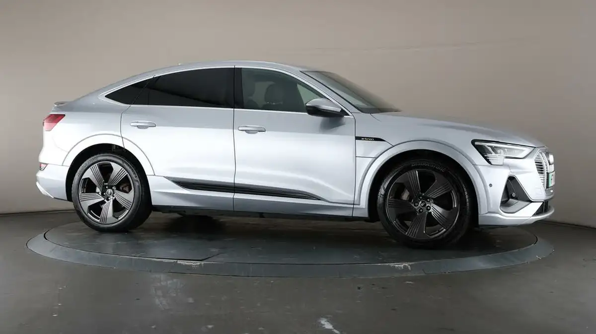 2021-audi-e-tron-55e-s-line-sportback-big-52