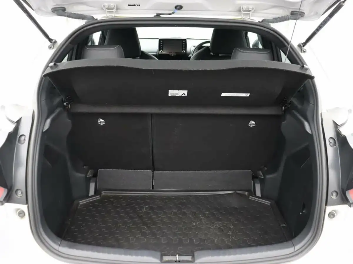 2020-toyota-yaris-15-vvt-i-dynamic-big-9