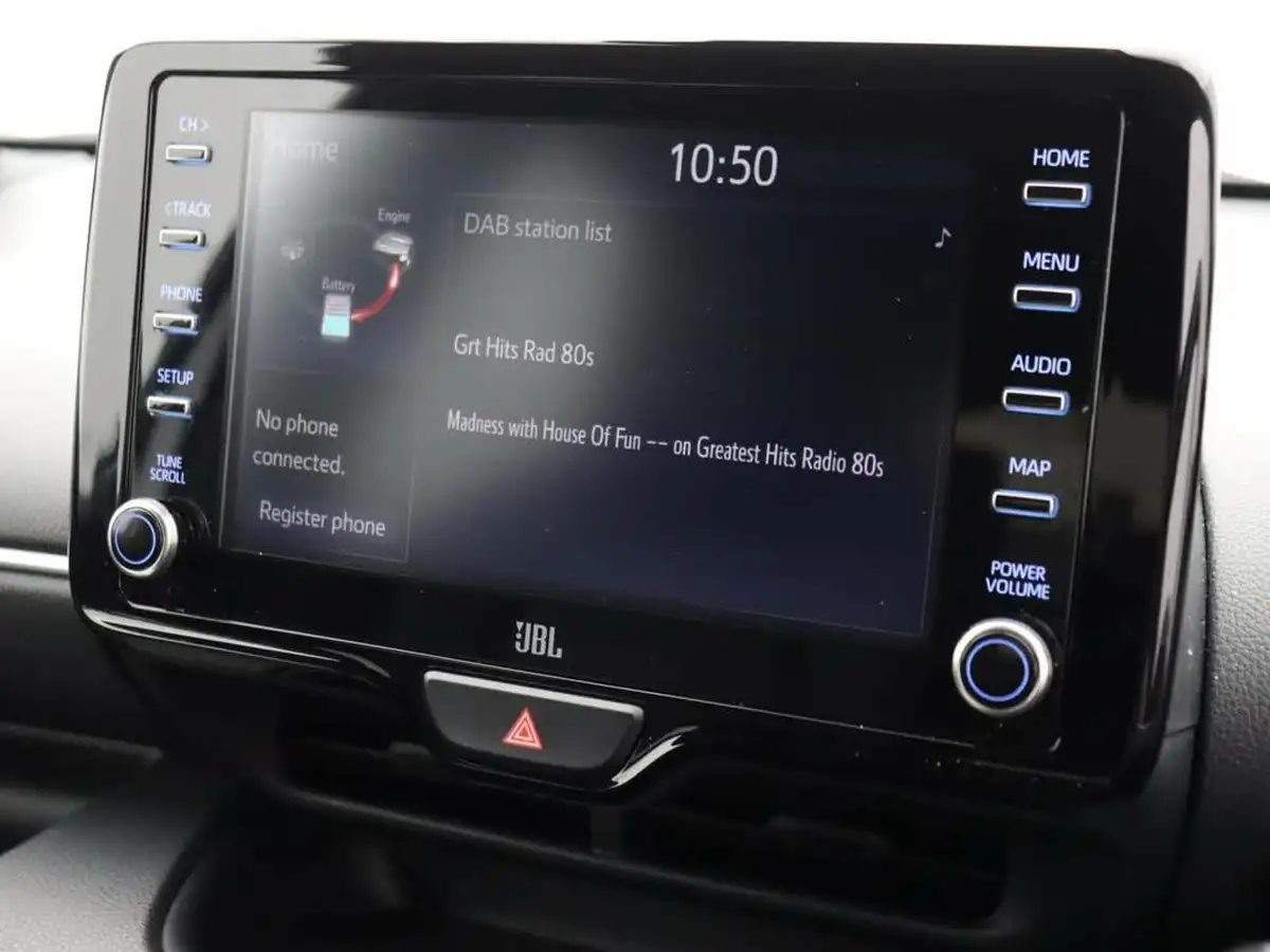 2020-toyota-yaris-15-vvt-i-dynamic-big-11