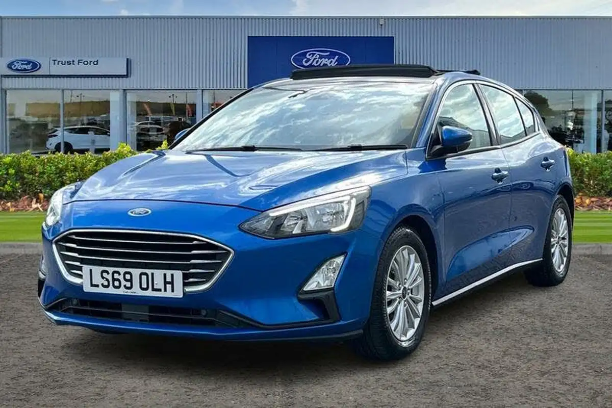 2019-ford-focus-10t-titanium-hatchback-auto-big-4
