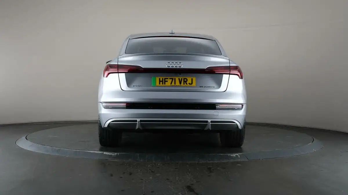 2021-audi-e-tron-55e-s-line-sportback-big-28