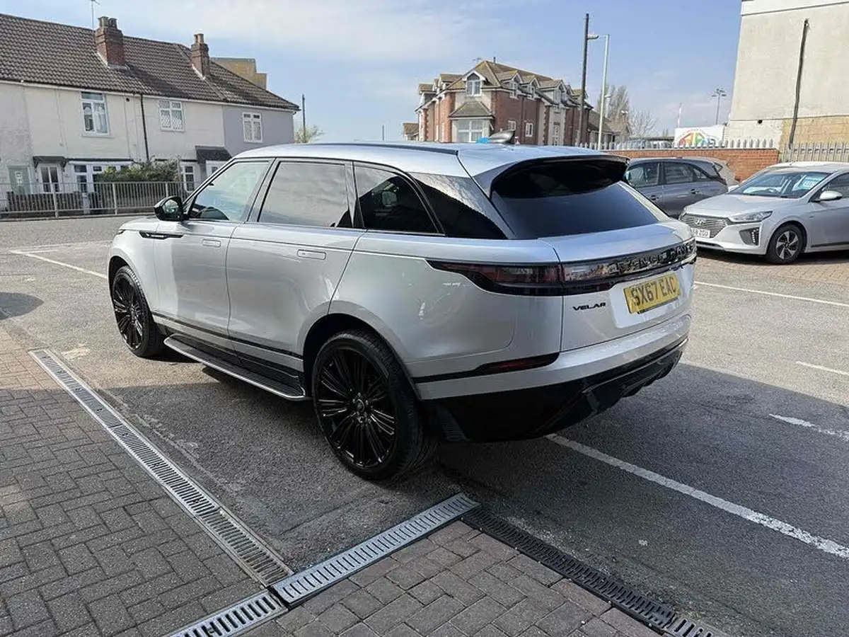 2017-land-rover-range-rover-velar-20-d180-r-dynamic-s-big-4