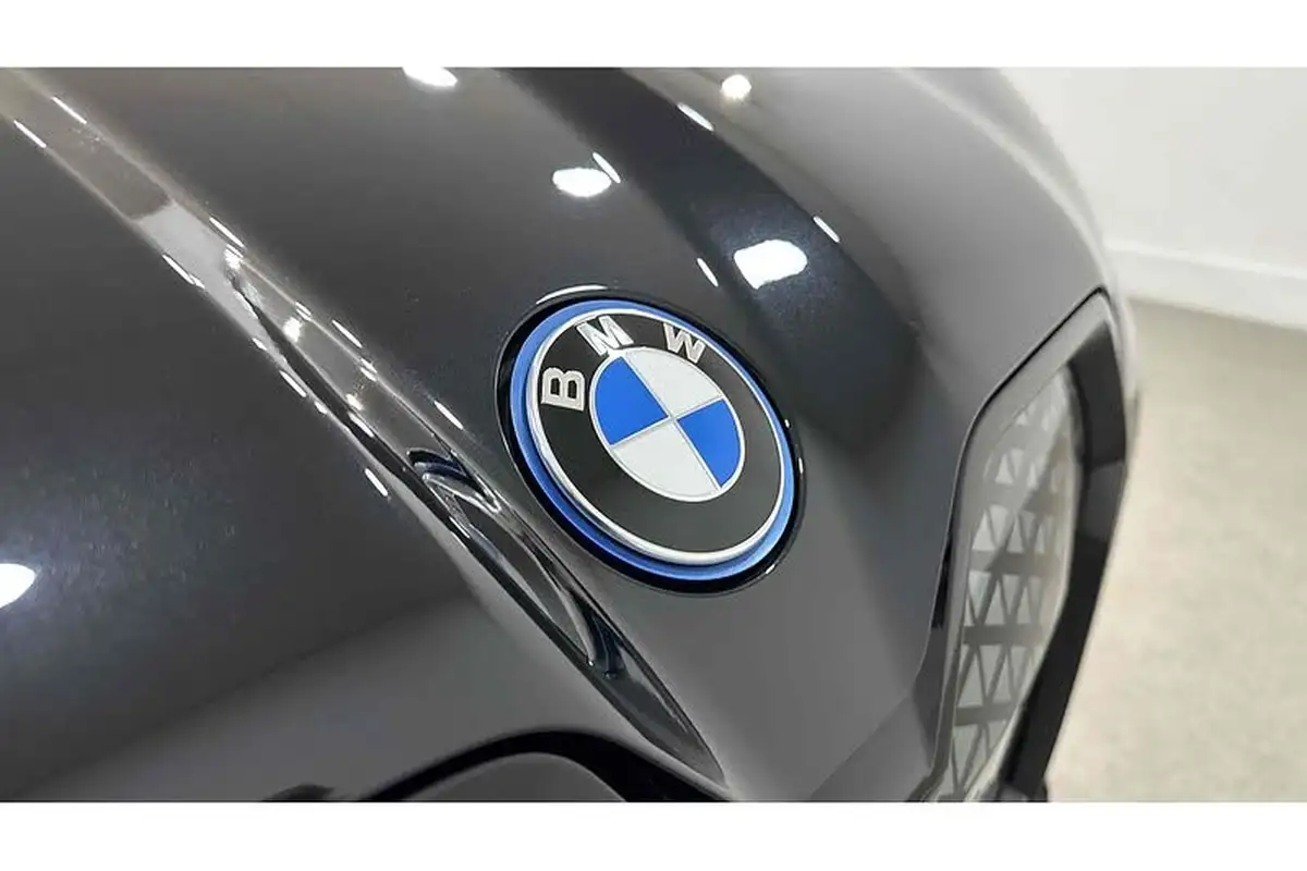 2022-bmw-ix-e-xdrive-40-m-sport-edition-big-16