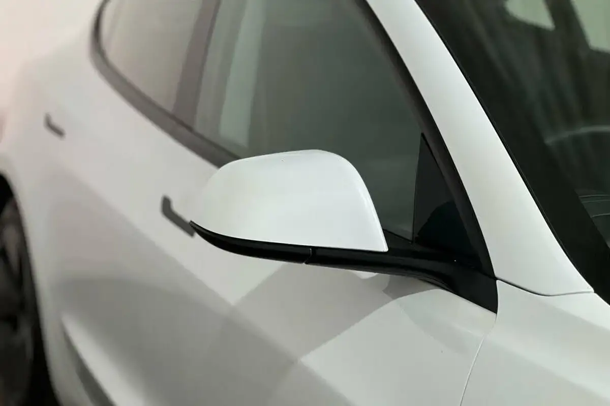 2020-tesla-model-3-e-long-range-big-10