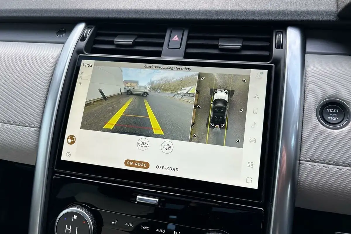 2024-land-rover-discovery-30-d300-dynamic-hse-big-4
