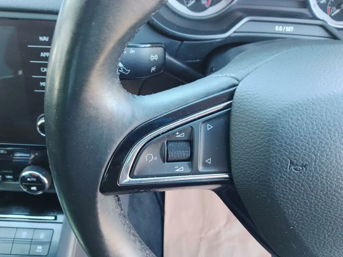 2019-skoda-octavia-20tdi-se-l-estate-dsg-big-34