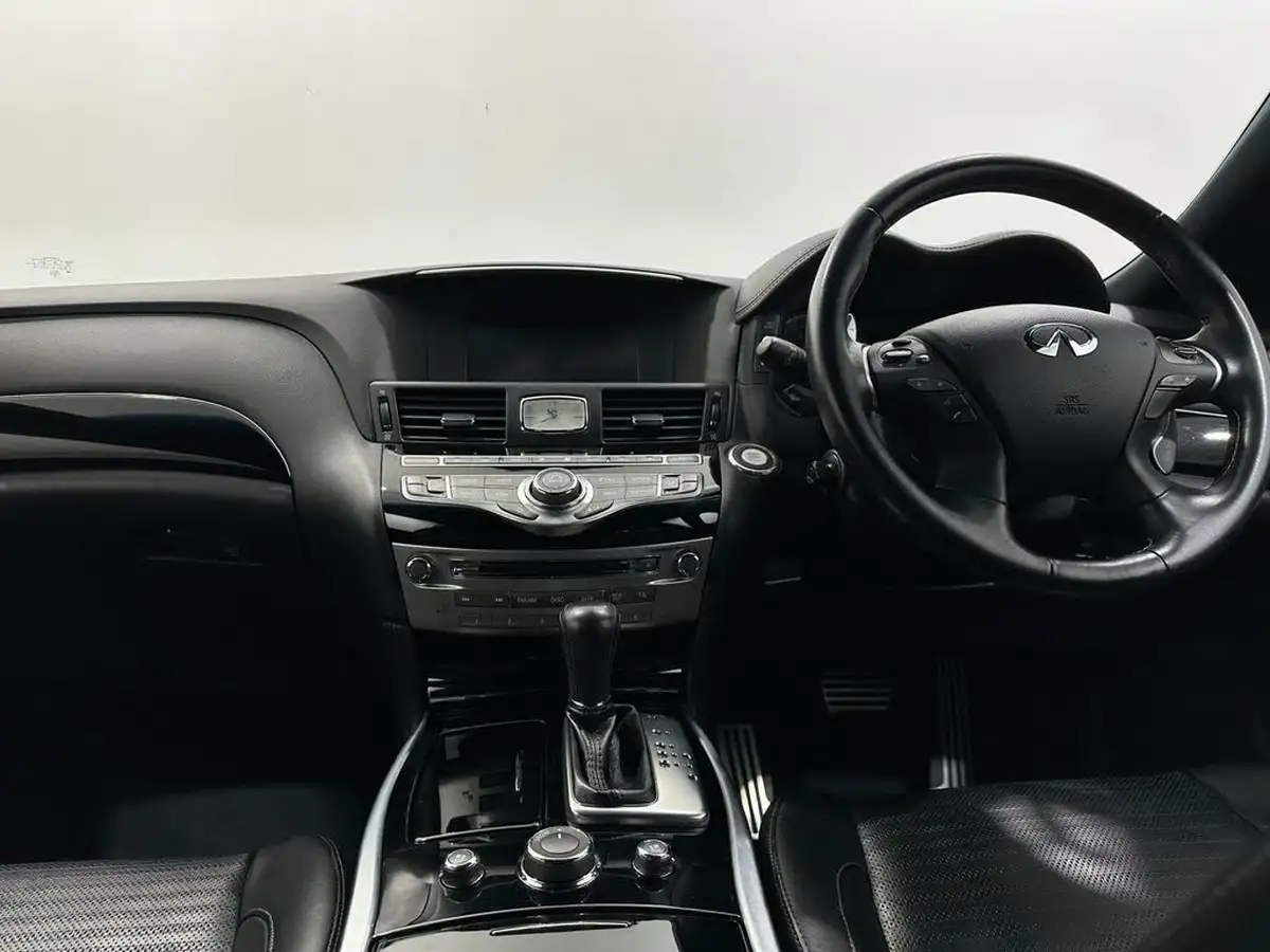 2016-infiniti-q70-22td-sport-big-17