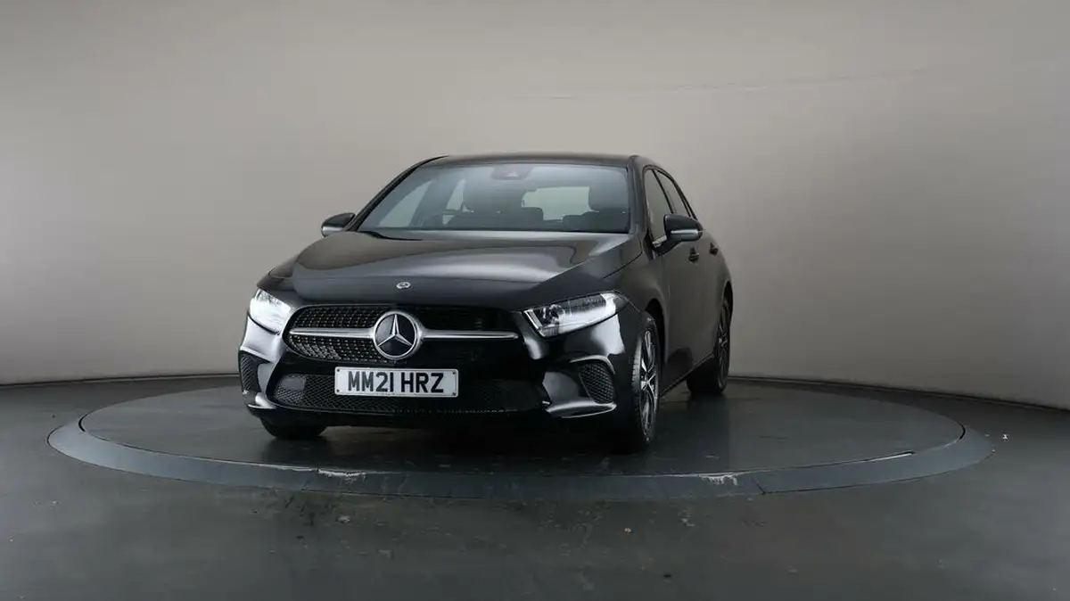 2021-mercedes-benz-a-class-13-a180-se-7g-dct-big-40