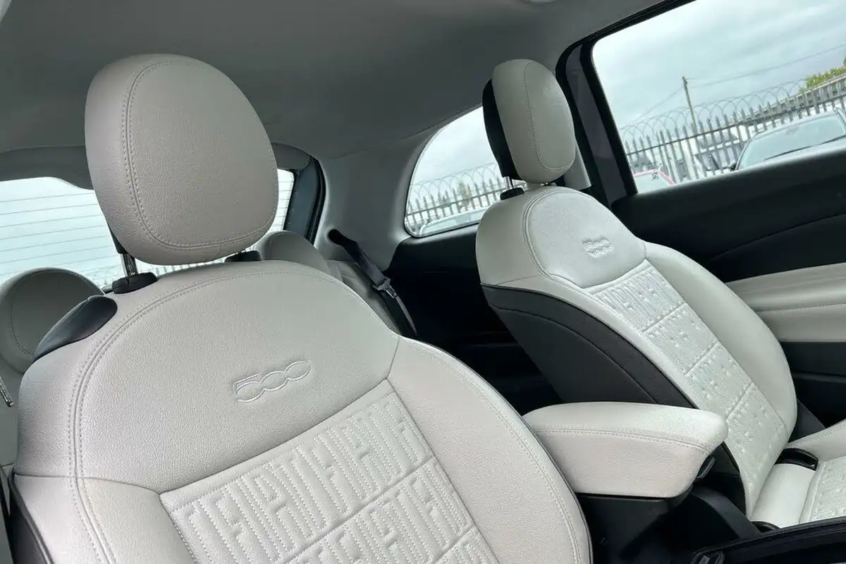 2021-fiat-500-e-la-prima-big-8