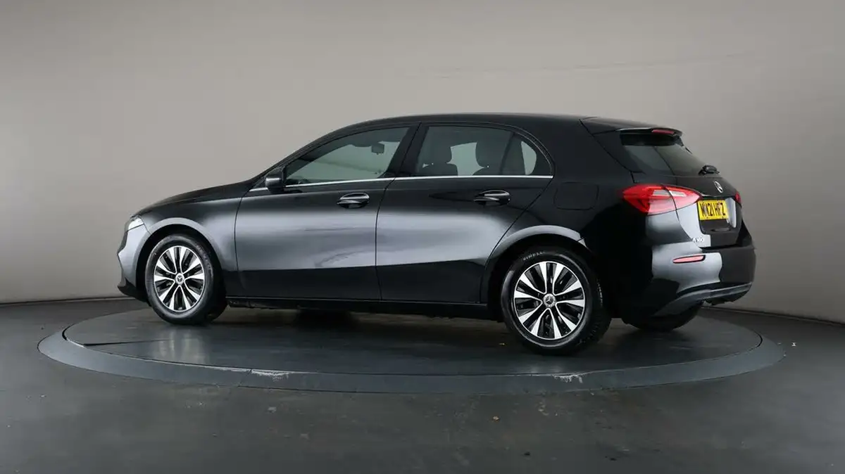 2021-mercedes-benz-a-class-13-a180-se-7g-dct-big-68