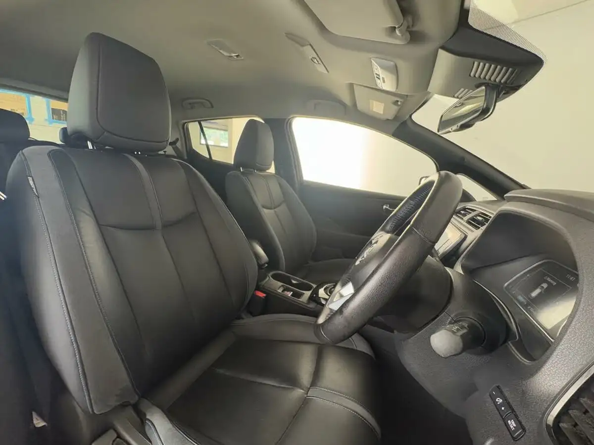 2023-nissan-leaf-e-tekna-39kwh-big-18