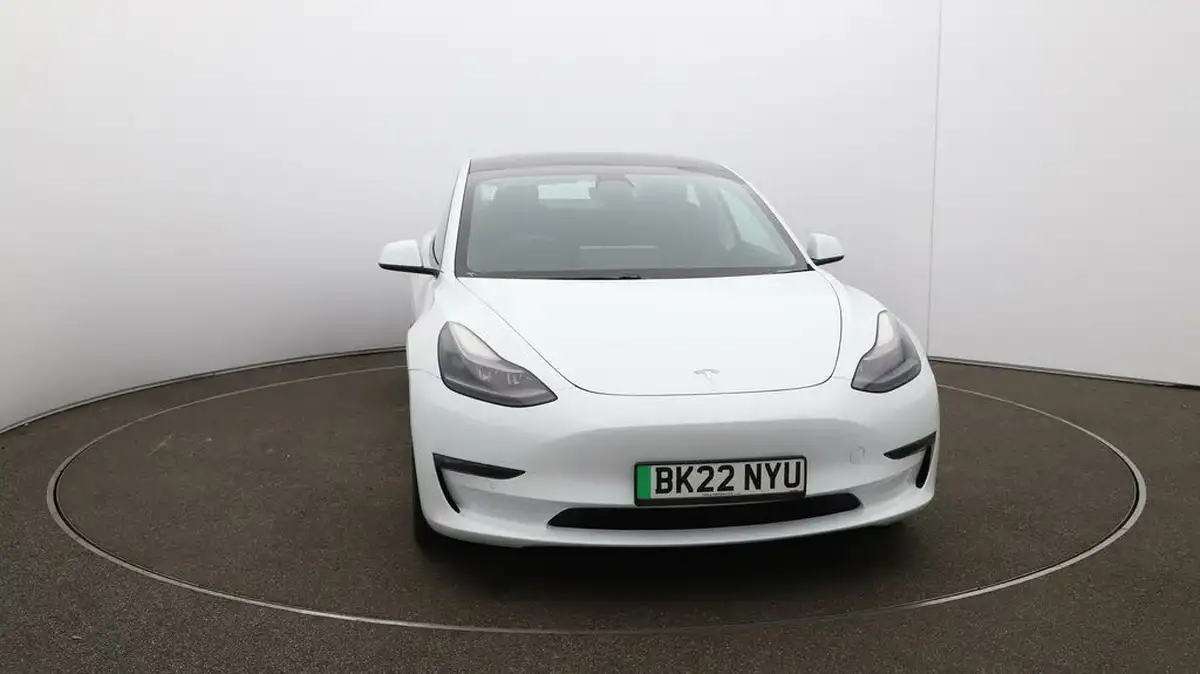 2022-tesla-model-3-e-long-range-big-33