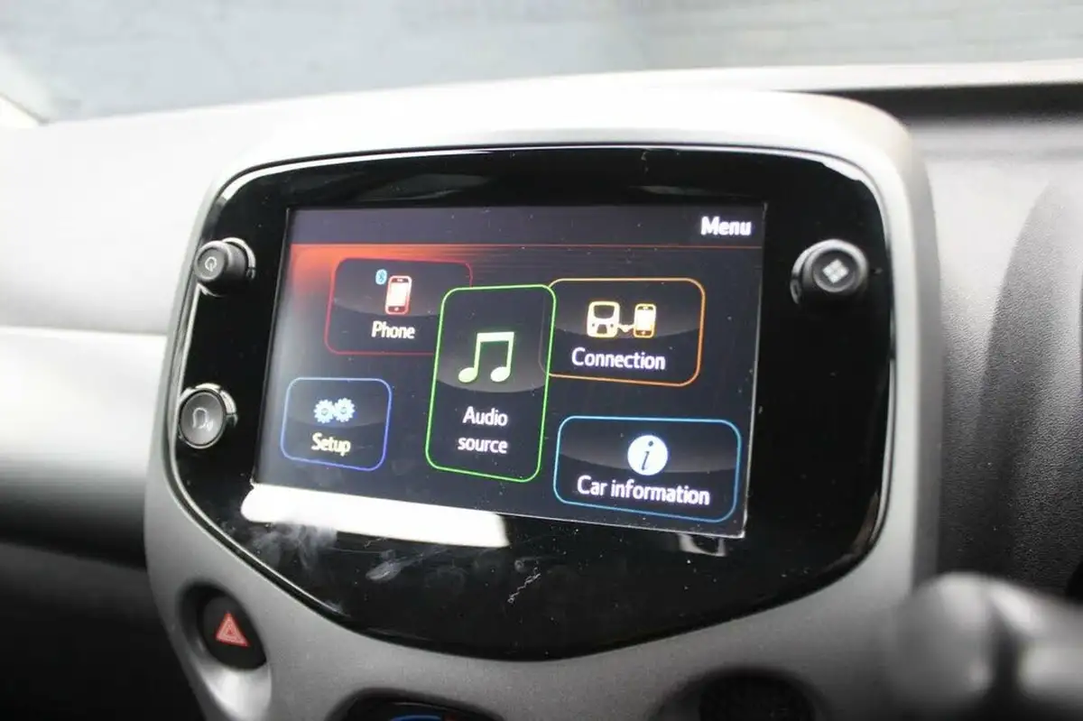 2022-toyota-aygo-10-vvt-i-x-play-big-17