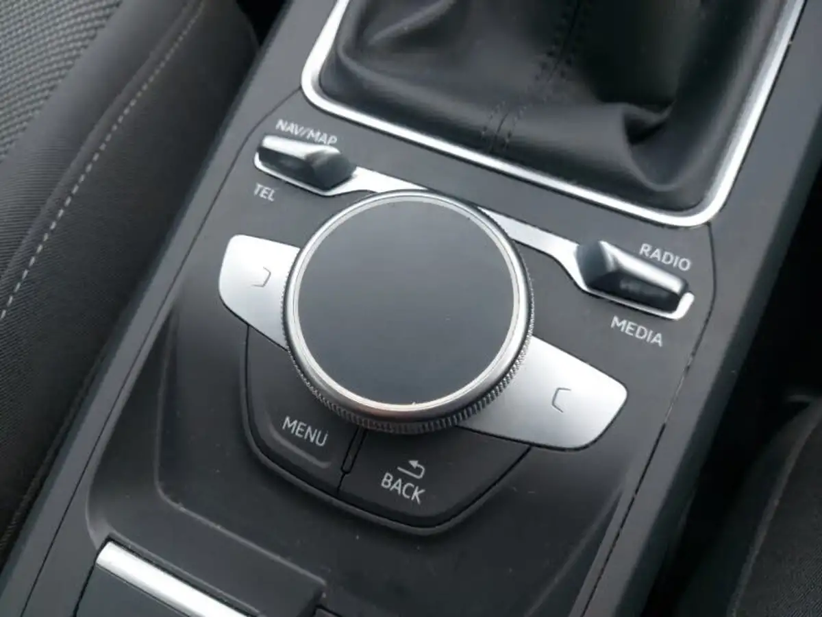 2022-audi-q2-10-30-tfsi-sport-big-16