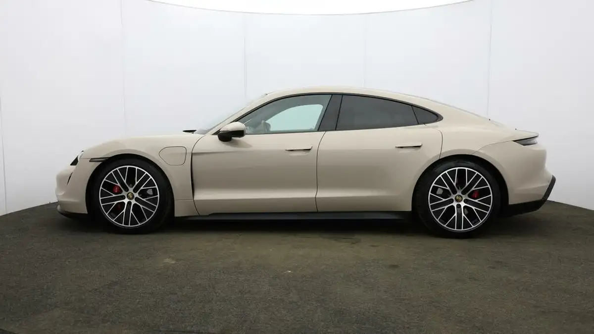 2021-porsche-taycan-e-4s-571ps-performance-battery-plus-big-66