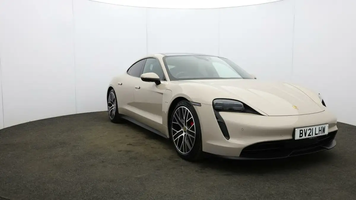 2021-porsche-taycan-e-4s-571ps-performance-battery-plus-big-42