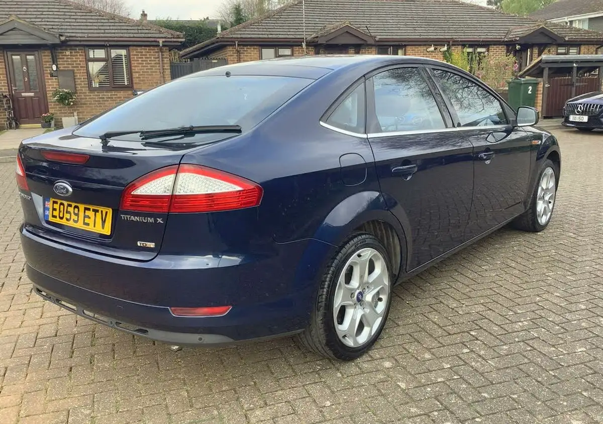 2009-ford-mondeo-22td-titanium-x-hatchback-5d-big-2