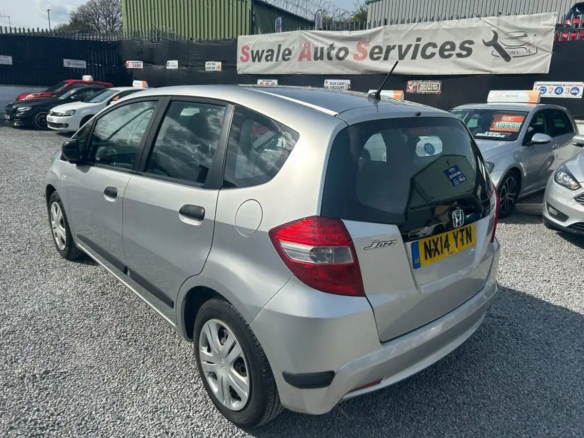 2013-honda-jazz-12-s-big-5