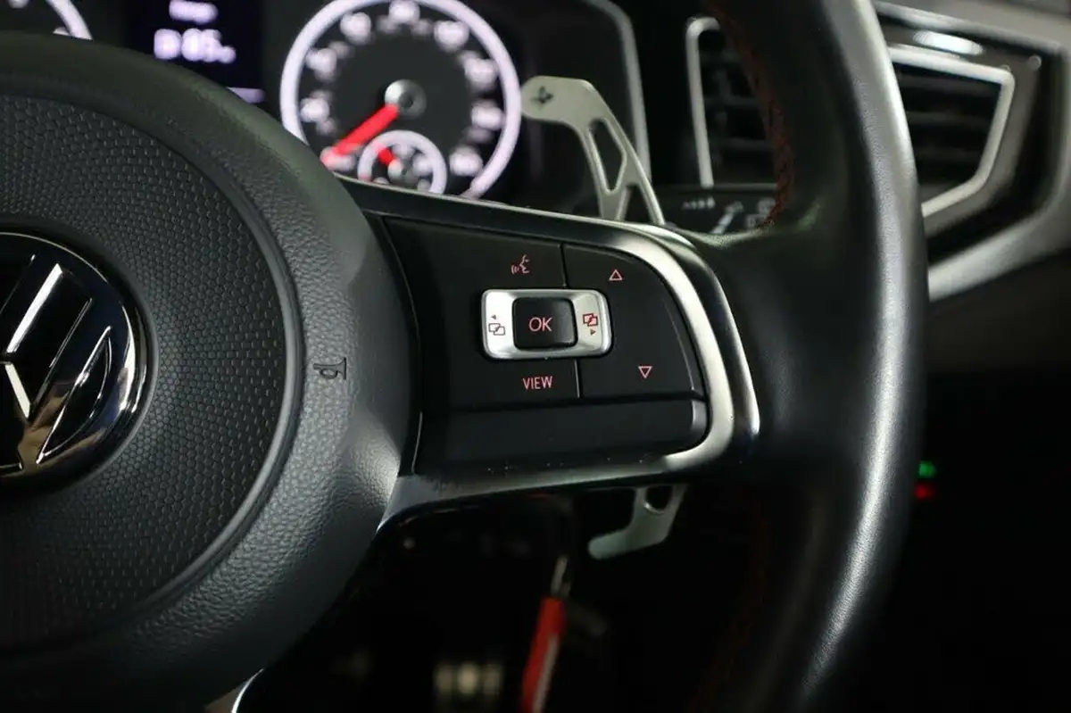 2020-volkswagen-polo-20-tsi-gti-big-13