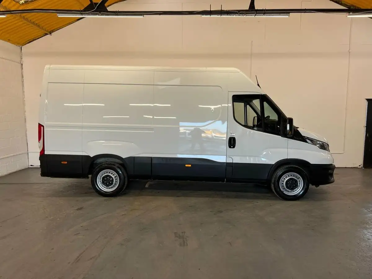 2023-iveco-daily-s-class-23td-35s14v-business-3520mm-h2-136pseu6dt-big-6