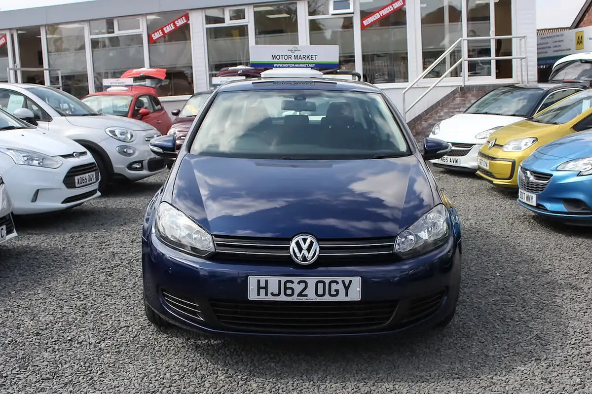 2012-volkswagen-golf-16td-blue-motion-match-5d-big-1