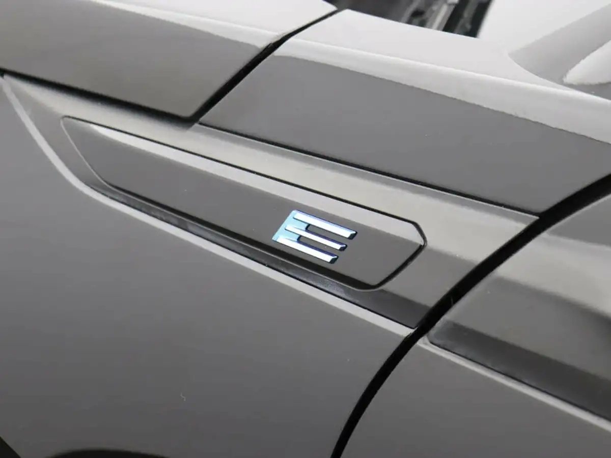 2024-peugeot-2008-suv-e-gt-136ps-50kwh-big-44