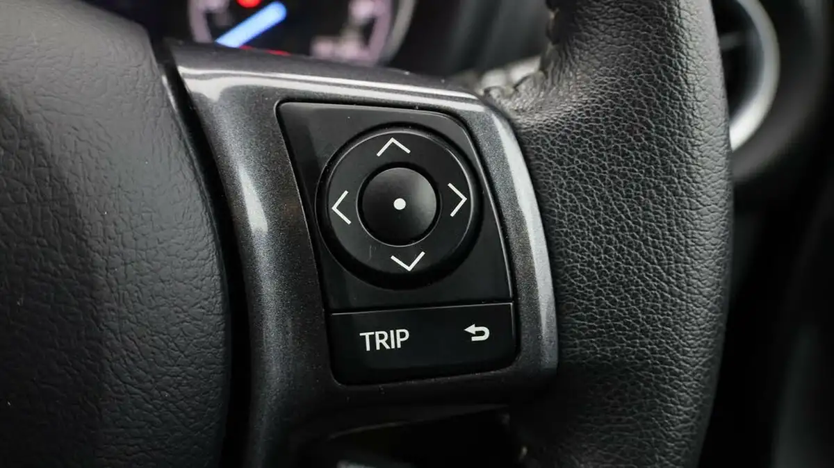 2020-toyota-yaris-15-vvt-i-y20-98bhp-hybrid-1497cc-e-cvt-big-23