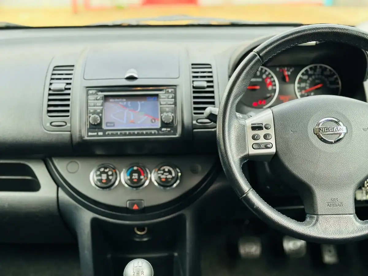 2012-nissan-note-14-n-tec-big-11