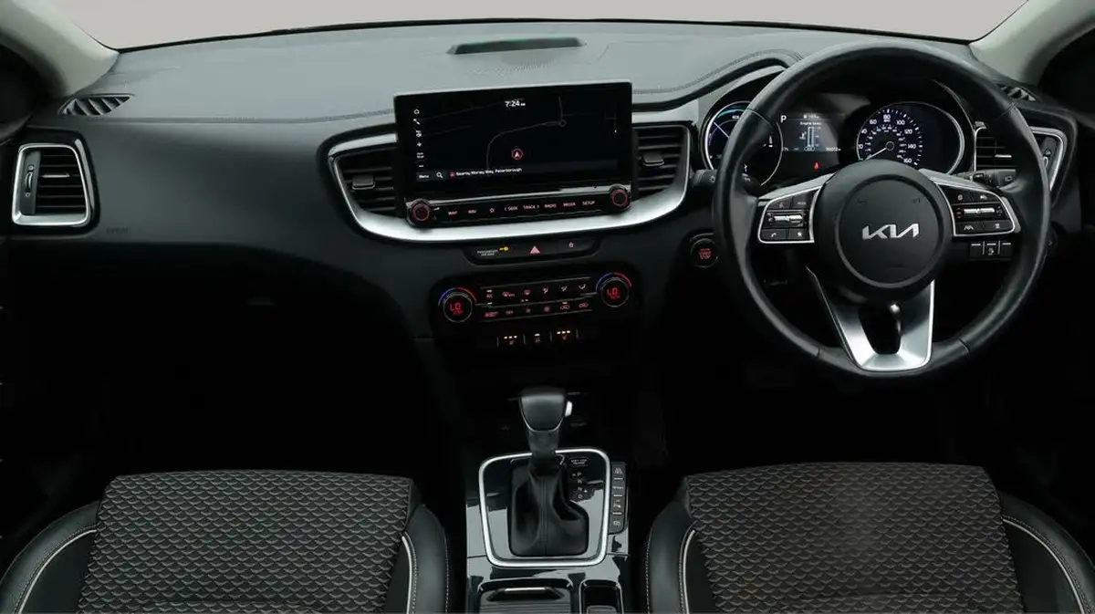 2023-kia-xceed-16-gdi-3-big-13