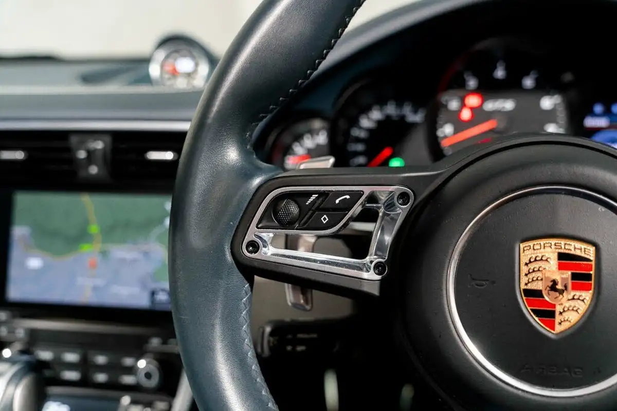 2018-porsche-911-30-targa-4-gts-450bhp-pdk-big-40