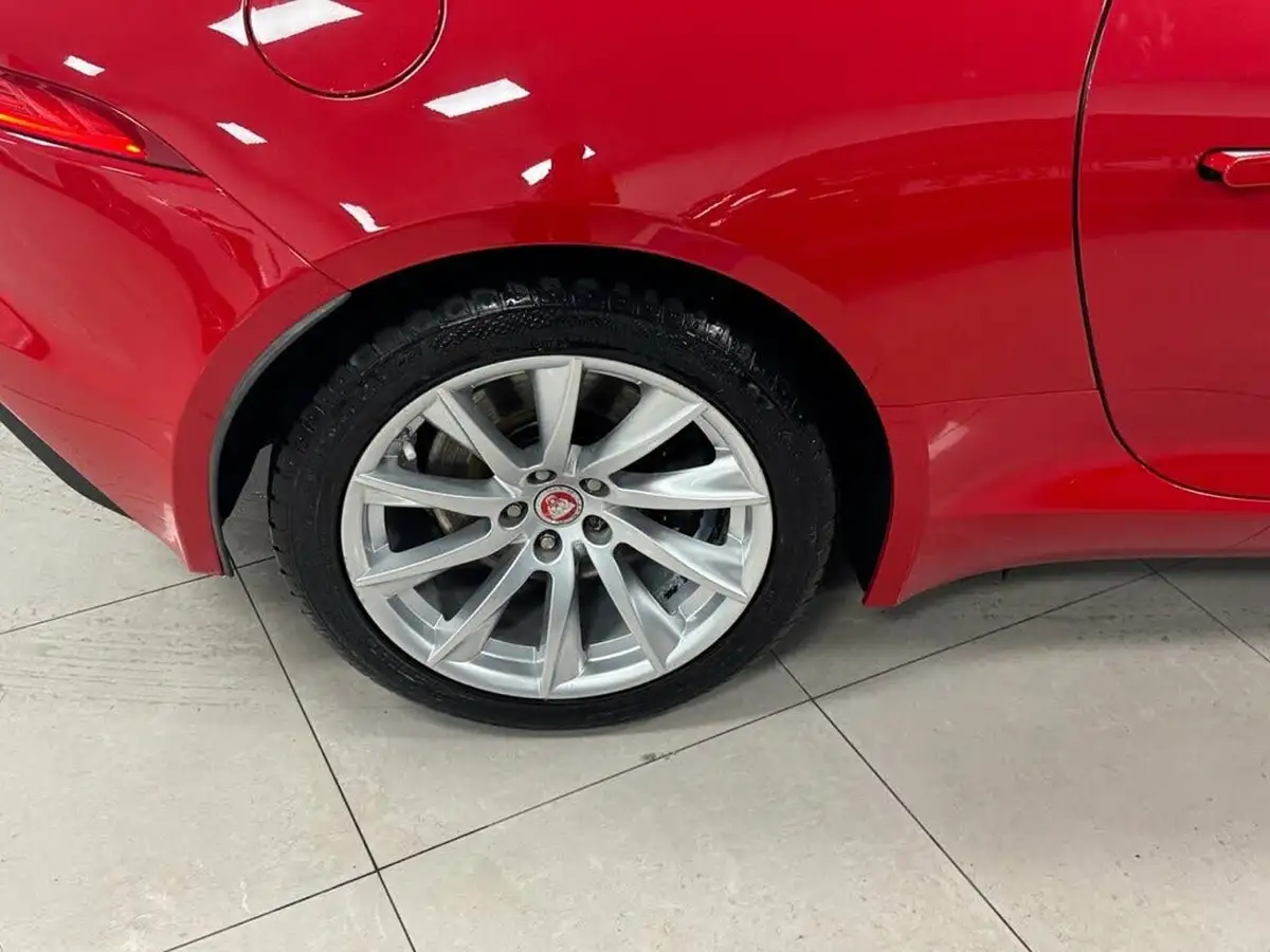 2015-jaguar-f-type-30-v6-coupe-quickshift-big-61