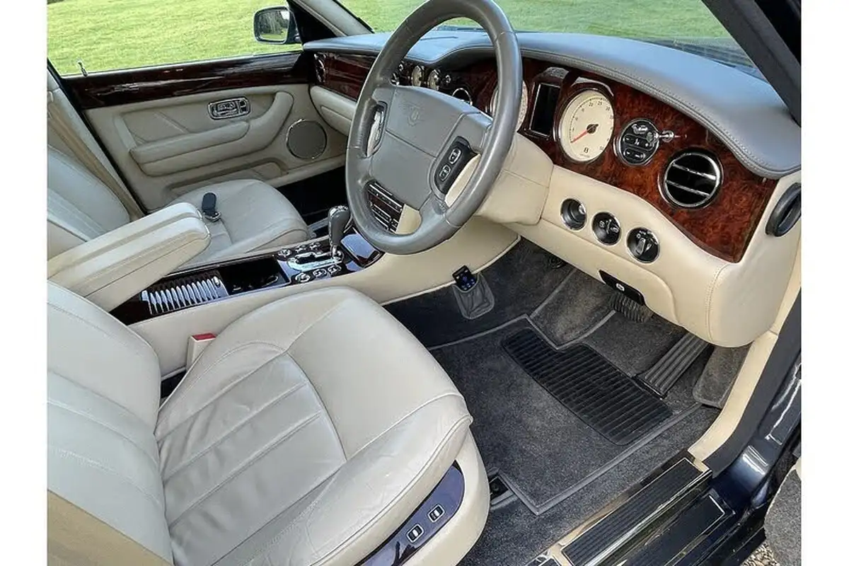 2008-bentley-arnage-68-r-big-10